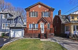 Дом в городе в Скарборо, Торонто, Онтарио,  Канада за C$1 041 000