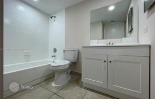 1-комнатная квартира в кондо 66 м² в Дорале за $260 000