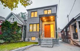 Дом в городе в Восточном Йорке, Торонто, Онтарио,  Канада за C$2 028 000