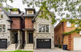 Дом в городе в Этобико, Торонто, Онтарио,  Канада за C$1 736 000