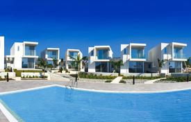 Стильная вилла с террасой и видом на море в резиденции с бассейном, недалеко от пляжа, Коралловый залив, Пейя, Кипр за 2 058 000 €