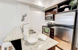 Квартира в Квинсвей, Торонто, Онтарио,  Канада за C$779 000