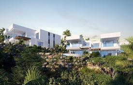 Двухэтажная вилла с 4 спальнями, садом и частным бассейном в Марбелье за 1 250 000 €