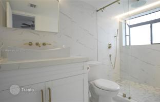2-комнатная квартира в кондо 86 м² в Вест-Энде за $345 000