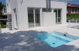 Вилла с просторными комнатами и бассейном, Форте-деи-Марми, Италия за 3 000 000 €