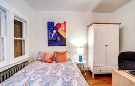 2-комнатный дом в городе в Восточном Йорке, Канада за C$1 163 000