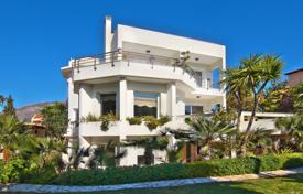 Первоклассная трехэтажная вилла в 500 м от песчаного пляжа, Лагонисси, Аттика, Греция за 4 800 € в неделю
