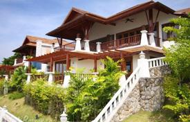 Замечательная и очень красивая двухэтажная вилла, расположенная в современном респектабельном поселке в северной части пляжа Патонг за 5 800 € в неделю