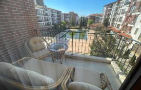 Двухкомнатный апартамент с великолепным видом на бассейн в престижном комплексе в Равде за 82 000 €