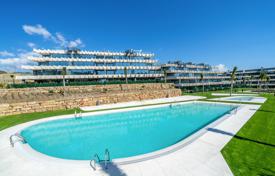 Новая четырехкомнатная квартира с личным садом в Эстепоне, Малага, Испания за 346 000 €