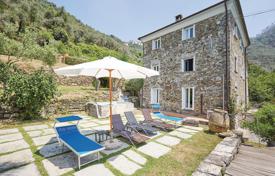 Вилла с бассейном и парковкой в спокойном районе, Леванто, Италия за 3 100 € в неделю
