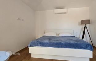 6-комнатный дом 236 м² в Ровине за 649 000 €