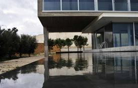 Дизайнерская вилла с бассейном в спокойном районе, Свийи, Мальта. Цена по запросу