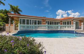 Роскошная вилла с задним двором, бассейном и террасой, Сарфсайд, США за $4 899 000