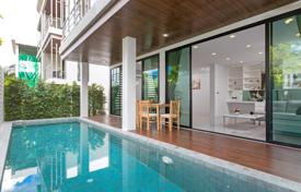 Уютная квартира с террасой в комфортабельной резиденции с бассейном, недалеко от пляжа, Ката, Таиланд за $190 000