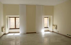 Восьмикомнатная квартира в историческом центре Сиены, Тоскана, Италия за 600 000 €