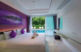 Большая студия с панорамными окнами и полным набором мебели для комфортного отдыха на пляже Раваи за $115 000