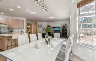 4-комнатный дом 397 м² в Пемброк-Пайнс за $978 000