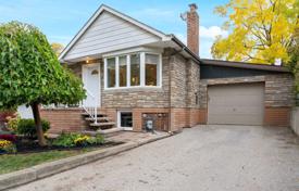 Дом в городе в Этобико, Торонто, Онтарио,  Канада за C$1 431 000