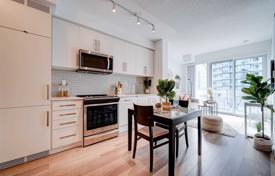 Квартира в Янг-стрит, Торонто, Онтарио,  Канада за C$893 000