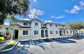 Дом в городе в Майами Гарденс, США за $379 000