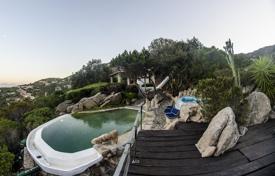 Эксклюзивная меблированная вилла на холме с бассейном, джакузи и видом на море, Порто-Черво, Италия за 2 500 000 €
