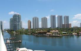 Меблированные апартаменты с видом на бухту в резиденции на первой линии от пляжа, Санни Айлс Бич, Флорида, США за $873 000