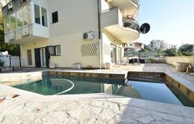 Апартаменты с патио и частным бассейном, Доброта, Черногория за 185 000 €