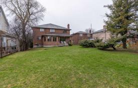 Дом в городе в Скарборо, Торонто, Онтарио,  Канада за C$2 149 000