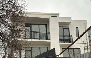 8-комнатный коттедж 210 м² в городе Тбилиси за $190 000