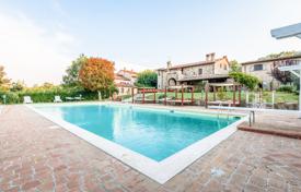 Красивое поместье с бассейном и садом, Тоди, Италия за 1 790 000 €
