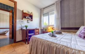 7-комнатная вилла 546 м² в Камбрильсе, Испания за 540 000 €