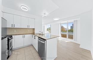 5-комнатная квартира в Норт-Йорке за C$870 000