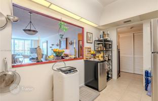 1-комнатная квартира в кондо 93 м² в Коллинз-авеню за $405 000
