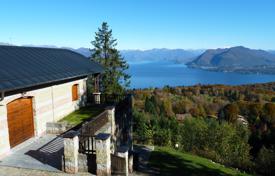 В одном из самых красивейших и живописнейших мест озера Маджоре, продаётся красивый каменный дом с изумительными панорамными видами на озеро за 450 000 €