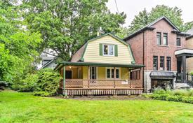 Дом в городе в Этобико, Торонто, Онтарио,  Канада за C$1 590 000