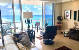 Комфортабельные апартаменты с видом на океан в резиденции на первой линии от пляжа, Майами-Бич, Флорида, США за $1 325 000