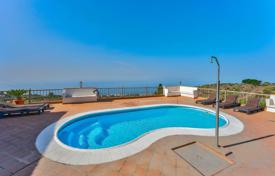Современная вилла с бассейном, садом, парковкой и красивыми видами в Баррио Таучо, Тенерифе, Испания за 1 011 000 €