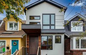 Дом в городе в Восточном Йорке, Торонто, Онтарио,  Канада за C$1 615 000