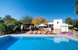 Историческая вилла с бассейном, садом и гостевым домом, Санта-Гертрудис, Испания за 6 900 € в неделю
