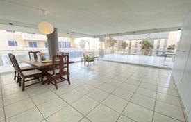 Солнечная четырёхкомнатная квартира в престижном комплексе рядом с морем, Кальп, Аликанте, Испания за 452 000 €
