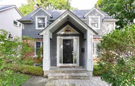 Дом в городе в Этобико, Торонто, Онтарио,  Канада за C$2 247 000