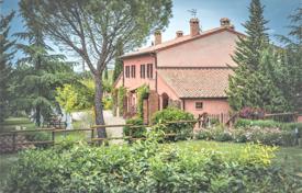 Фермерский дом с бассейном и пристройкой в Кастильоне-Д’орча, Сиена, Тоскана за 1 750 000 €