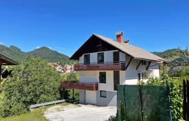 Трёхэтажный дом с панорамным видом в Радовлице, Словения за 395 000 €