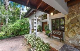 Очаровательный коттедж с участком и террасой, Майами, США за $1 595 000