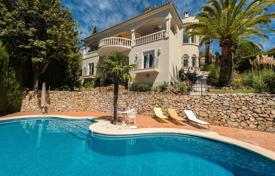 Комфортабельная вилла с садом, задним двором, бассейном, зоной барбекю, патио, террасой и парковкой, Марбелья, Испания за 1 350 000 €