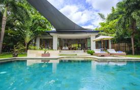 Светлая и просторная вилла с бассейном в районе Керобокан, Бали, Индонезия за 3 600 € в неделю