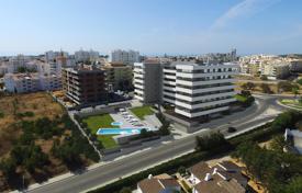 Четырехкомнатная квартира с террасой в жилом комплексе с парковкой и бассейном, Лагуш, Португалия за 840 000 €