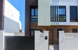 Двухэтажная вилла в спокойном районе недалеко от городов Дения и Хавеа, Испания за 300 000 €