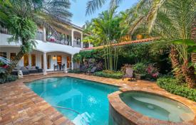 Комфортабельная вилла с участком, бассейном, гаражом и терраса, Майами, США за $2 290 000